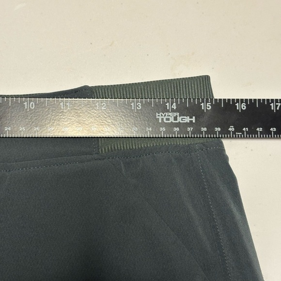 32 Cool Women’s Skort - Picture 3 of 10